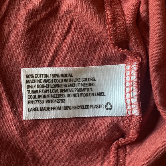 Dark pink top - Picture 5 of 6